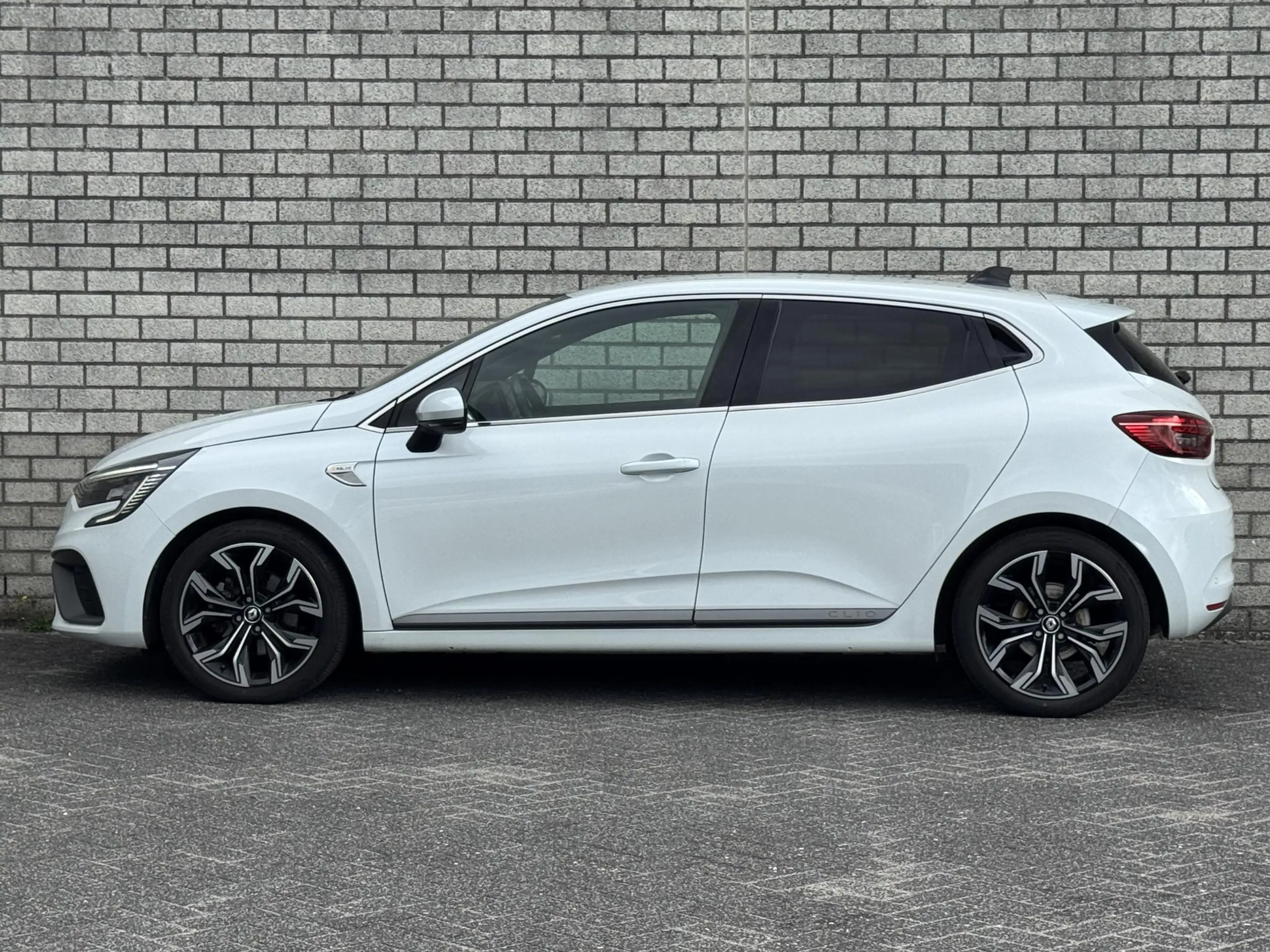 Renault Clio 1.6 E-Tech Hybrid 140 R.S. Line | Navigatie | Clim — photo 16