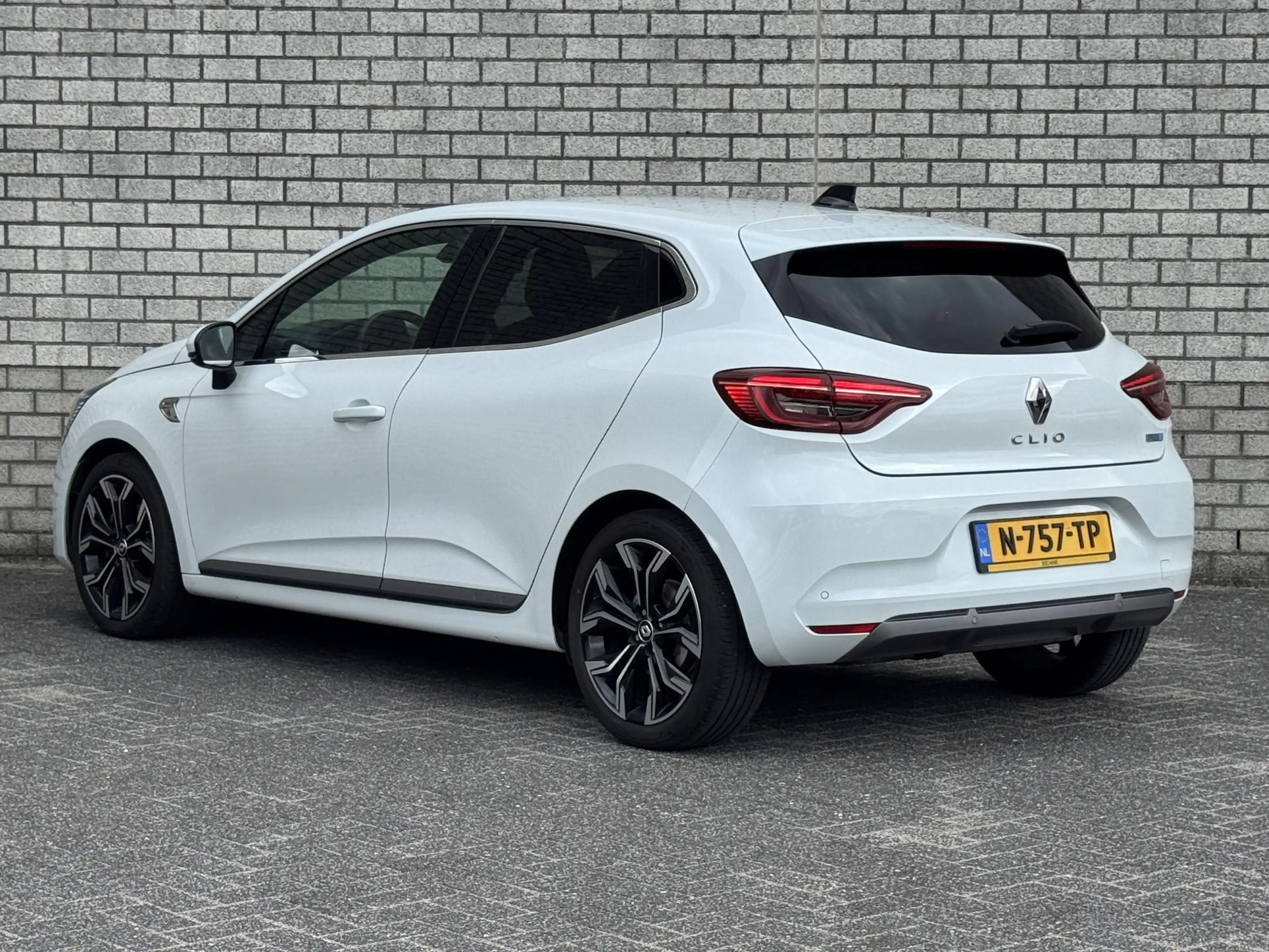 Renault Clio 1.6 E-Tech Hybrid 140 R.S. Line | Navigatie | Clim — photo 6