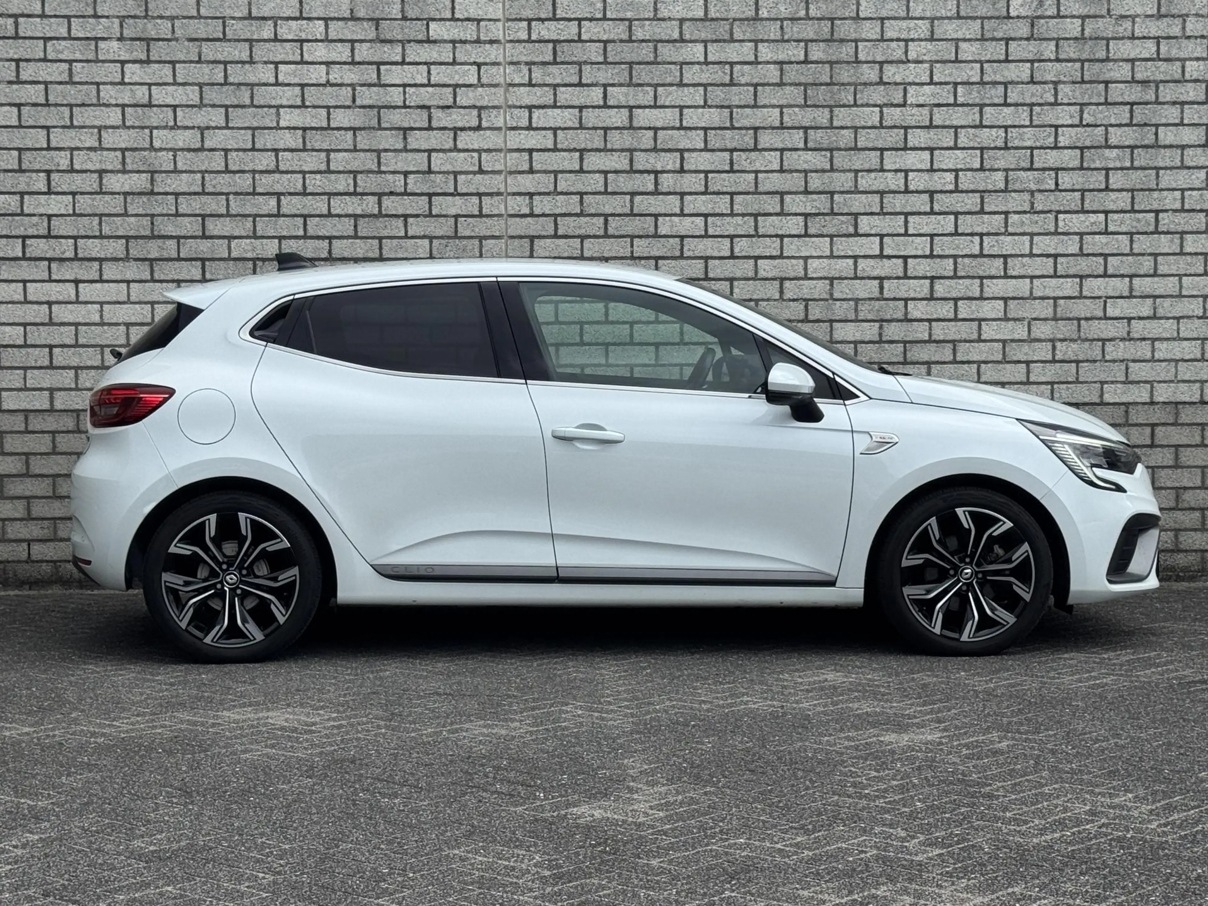 Renault Clio 1.6 E-Tech Hybrid 140 R.S. Line | Navigatie | Clim — photo 17