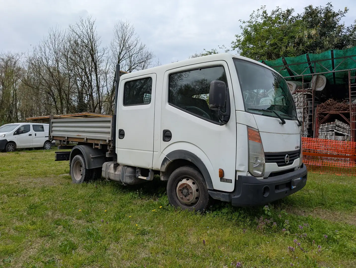 Nissan Cabstar 35.13 DC 2.5 Turbo Diesel 130CV Bianco - 1