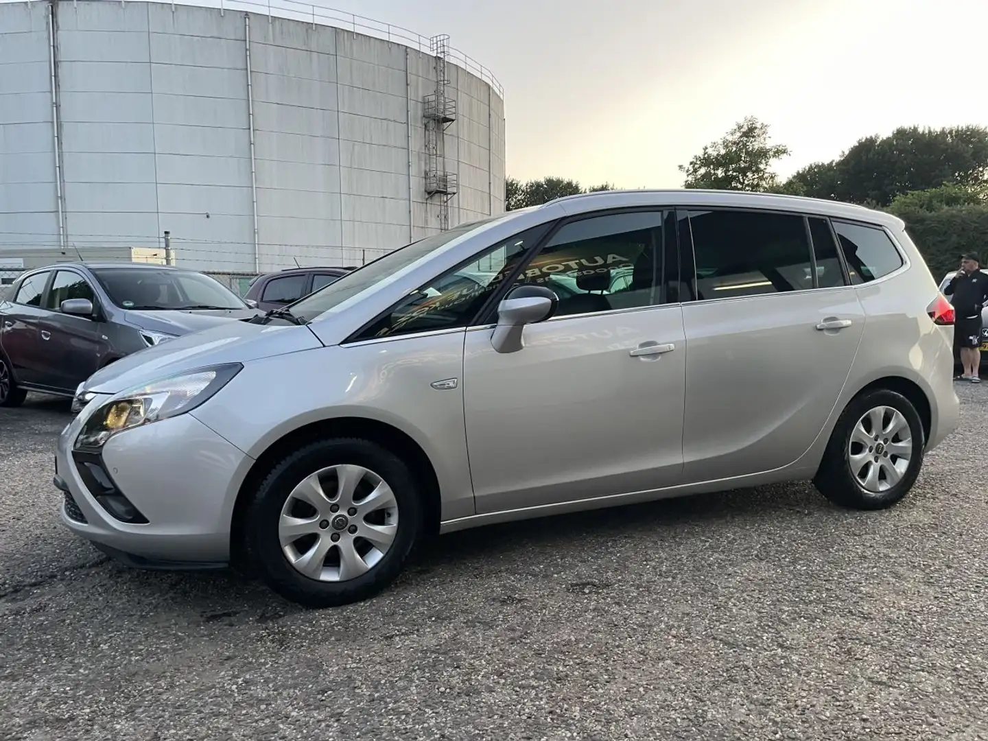 Opel Zafira Tourer 1.6 CDTI Business+ 7-persoon AIRCO NAVI Gris - 2