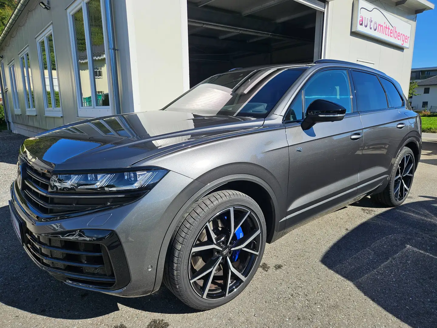 Volkswagen Touareg eHybrid 340 kW 4Motion R Final Edition Grau - 1