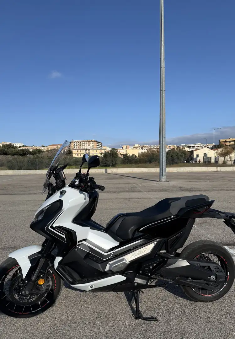 Honda X-ADV Pearl Glare White - 1