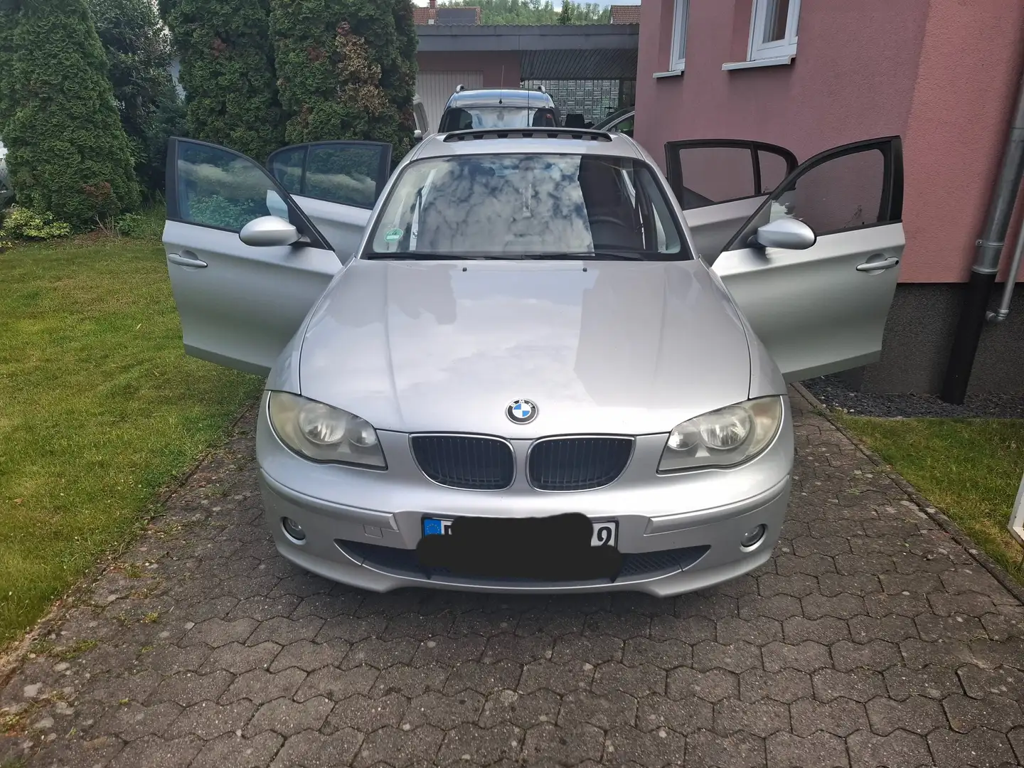 BMW 116 1er (5-Türer) 116i Silber - 1