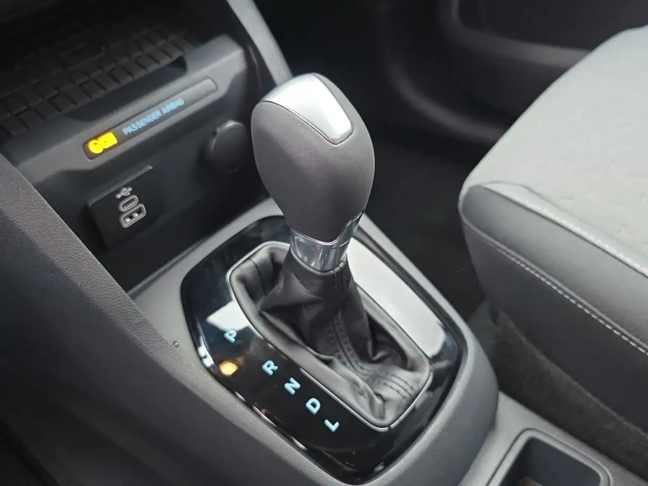 Ford Tourneo Courier TITANIUM Automatik *Top-Ausstattung* 9