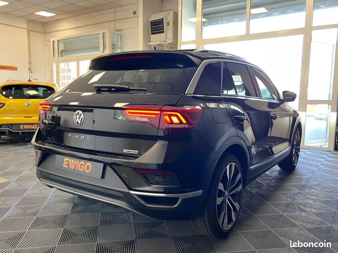 Volkswagen T-Roc 2.0l TDI 150ch FIRST ÉDITION 4MOTION DSG7 Toit Ouv Noir - 2