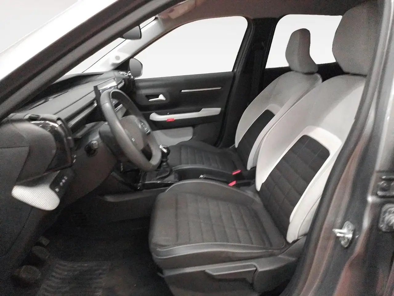 2025 Citroen C3 1.2 Turbo S&S Max 100, photograph 10