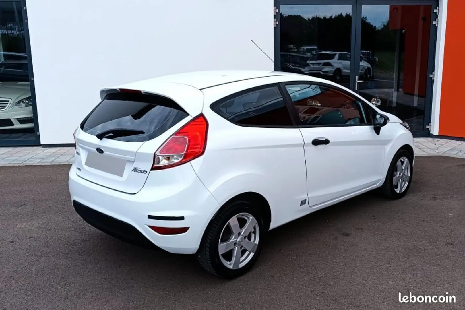 Ford Fiesta VI Phase 2 1.5 TDCi Trend Econetic Technology 75ch Blanc - 2