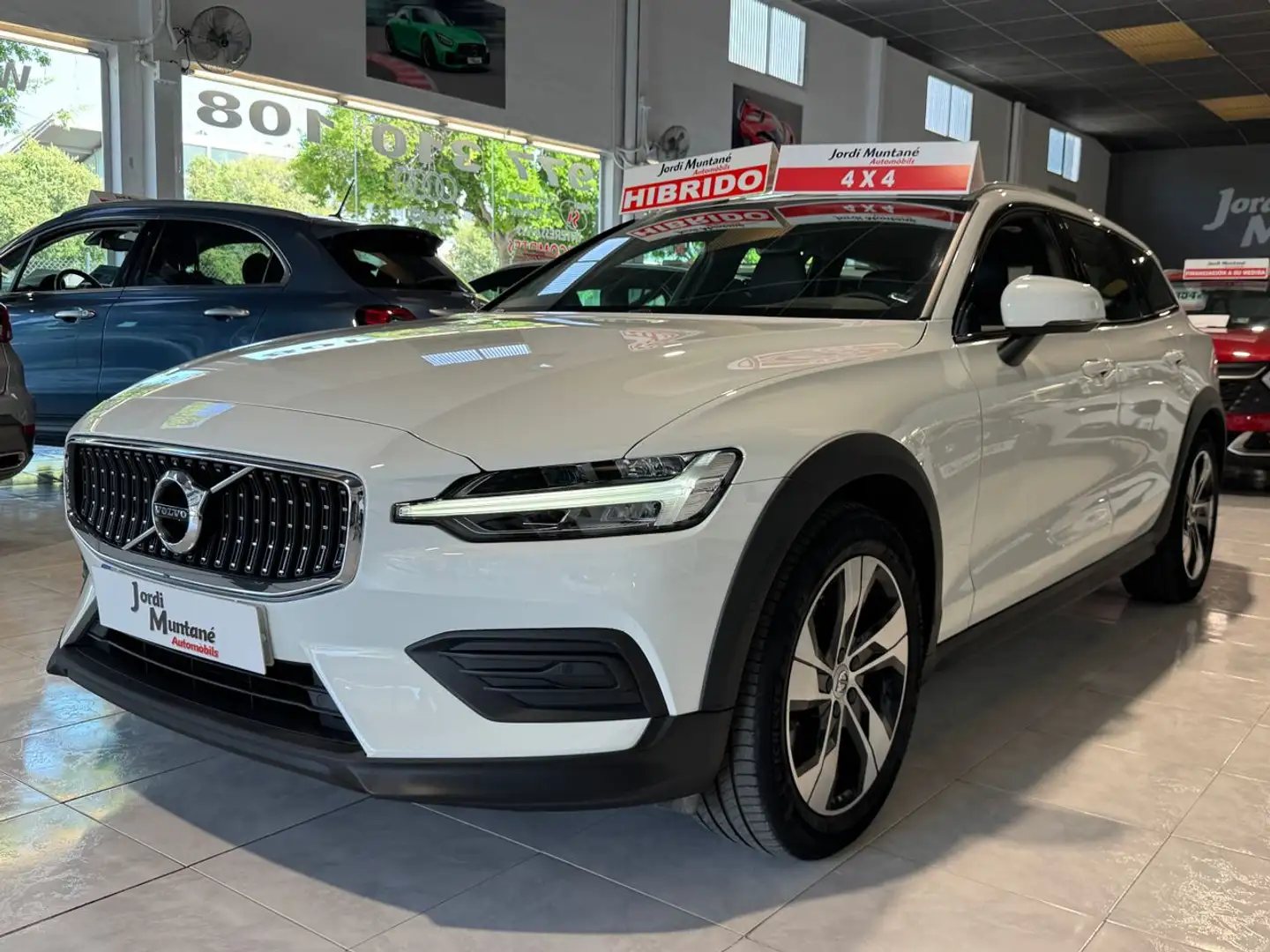 Volvo V60 CROSS COUNTRY 2.0D B-4 4WD 197CV.- " HÍBRIDO ETIQ Blanco - 1