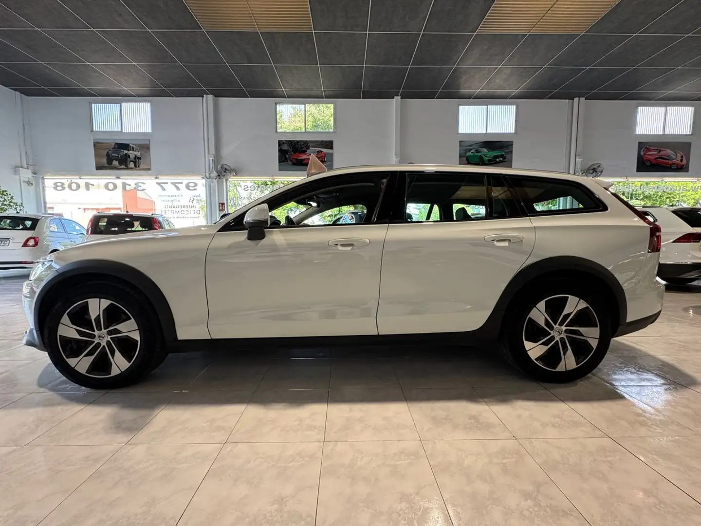 Volvo V60 CROSS COUNTRY 2.0D B-4 4WD 197CV.- " HÍBRIDO ETIQ Blanco - 2