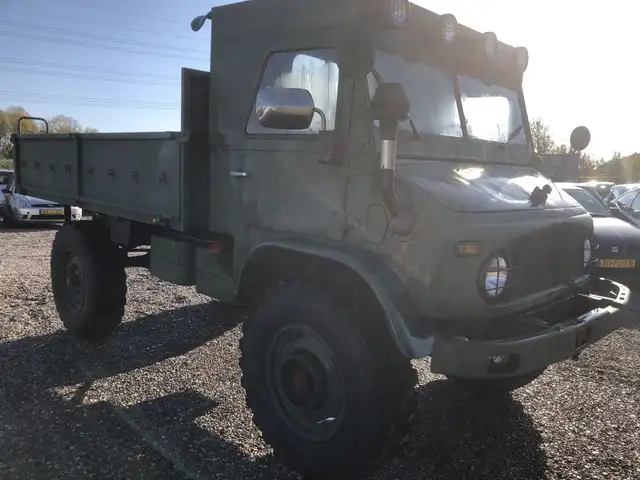 Mercedes-Benz Unknown Model view 8