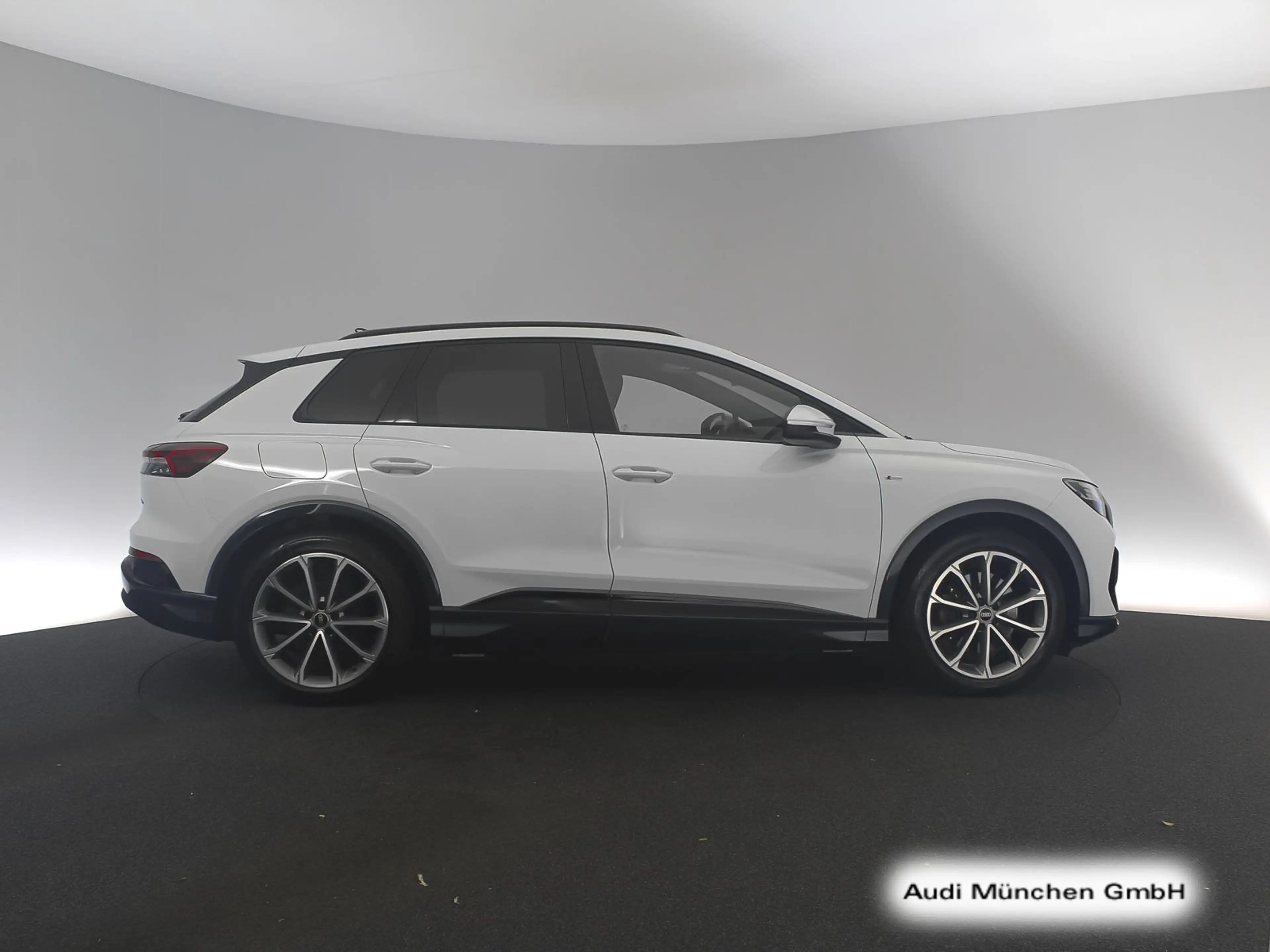Audi Q4 e-tron 40 S line Wärmep./20"Zoll/Matrix/Navi+ — photo 7