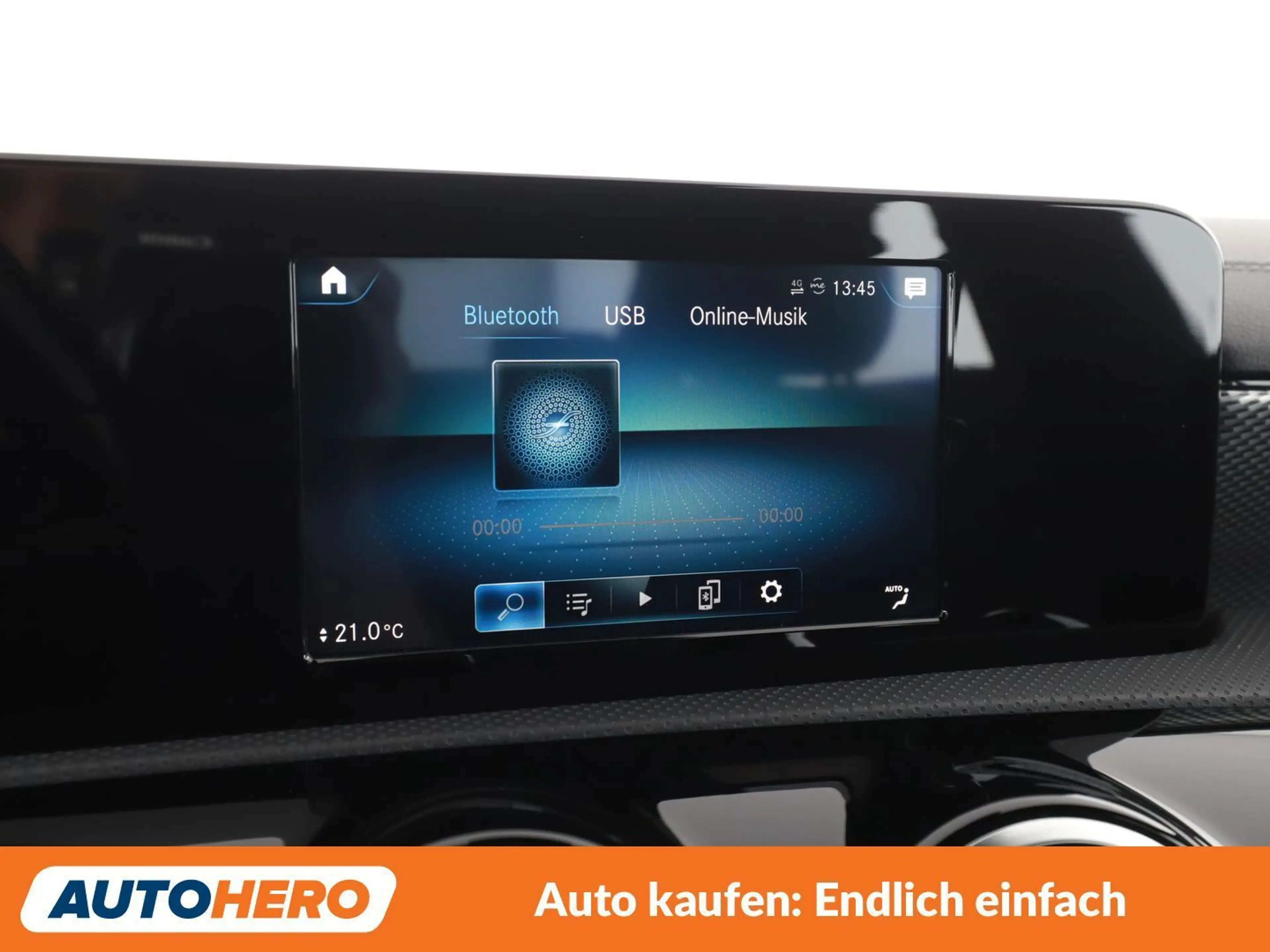 Mercedes-Benz CLA 200 CLA 200 d Progressive — photo 24