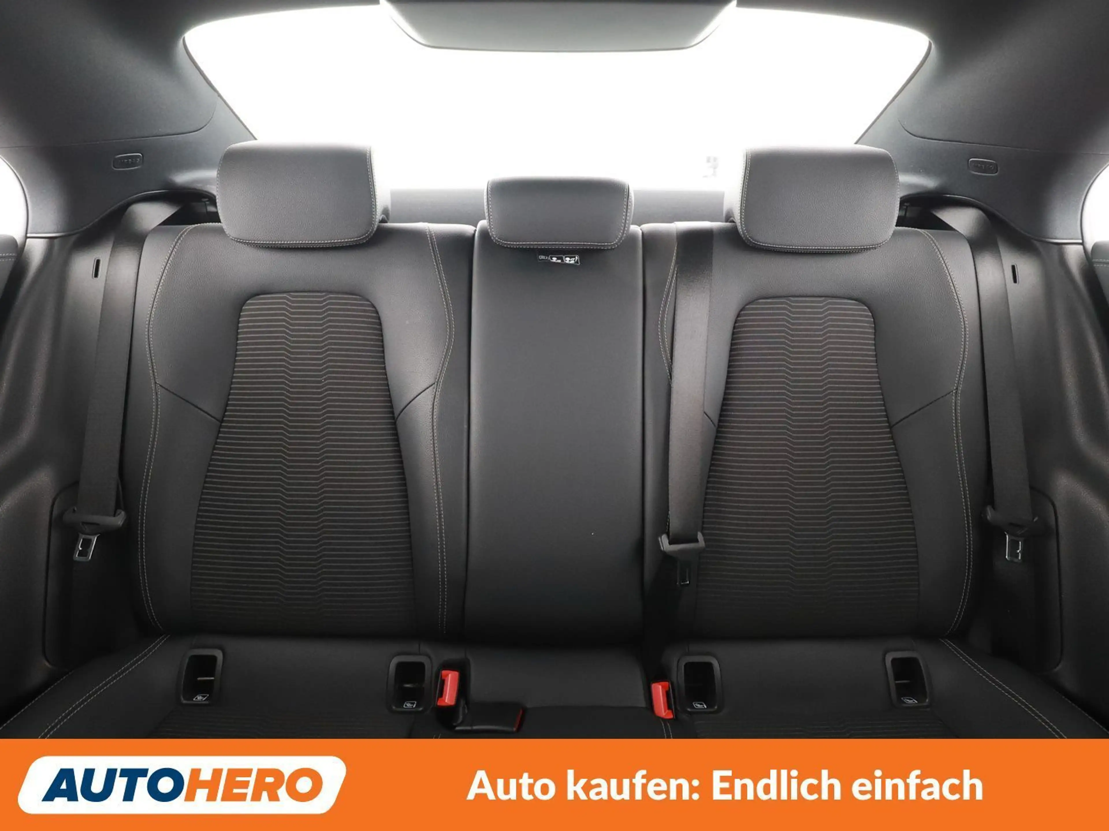Mercedes-Benz CLA 200 CLA 200 d Progressive — photo 15