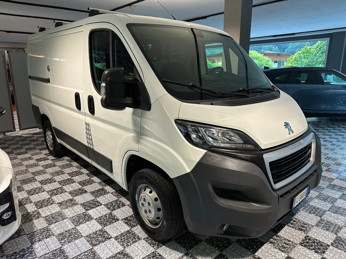 Peugeot Boxer 2.2 hdi 110 cv Wit - 2