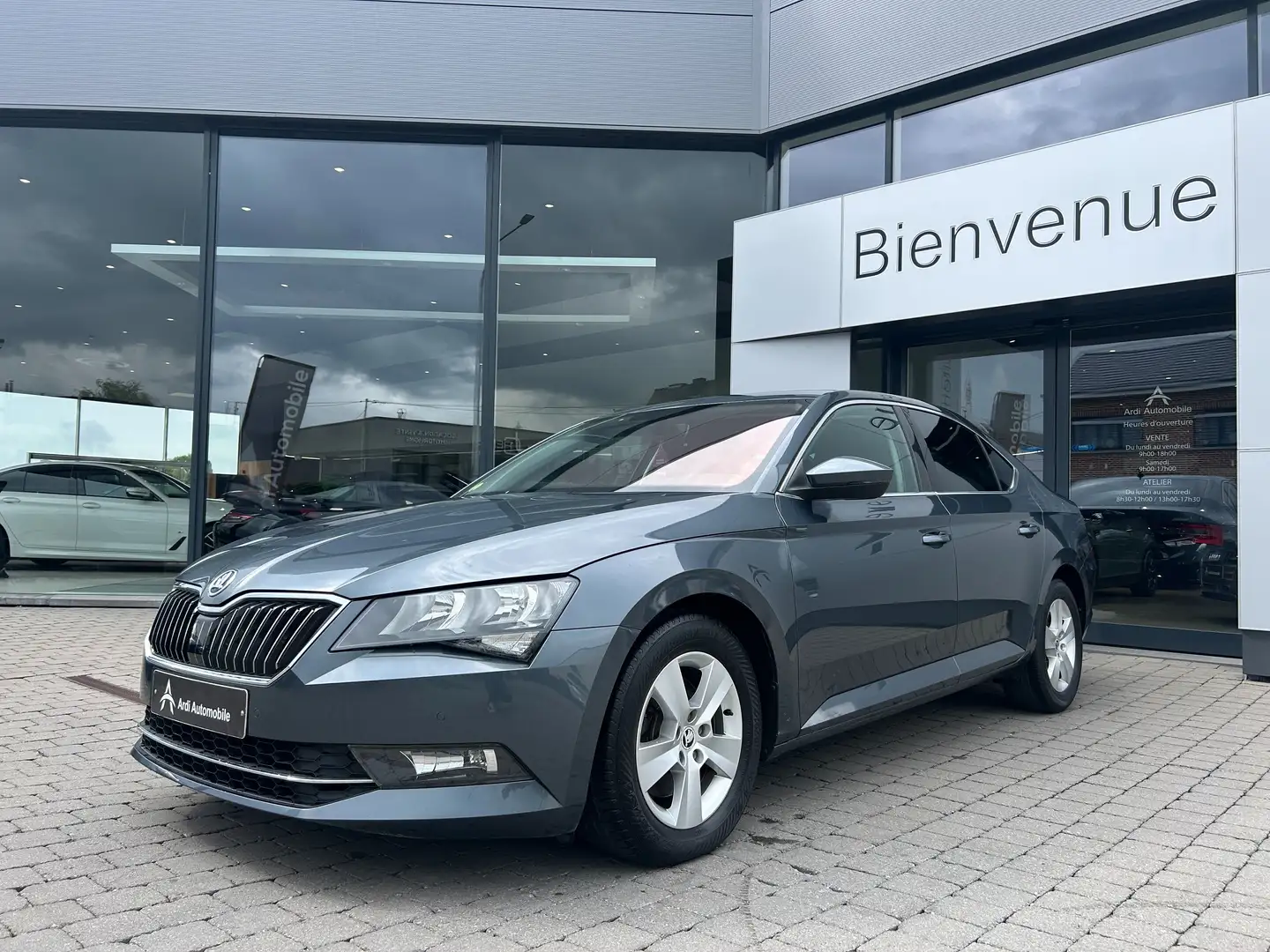 Skoda Superb 1.6 TDi *GARANTIE 12 MOIS*1er PROPIETAIRE*GPS* Gris - 1