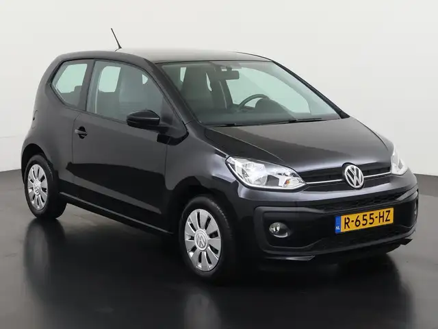 Volkswagen up! view 28