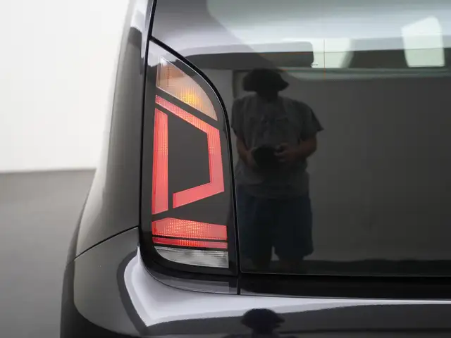 Volkswagen up! view 17