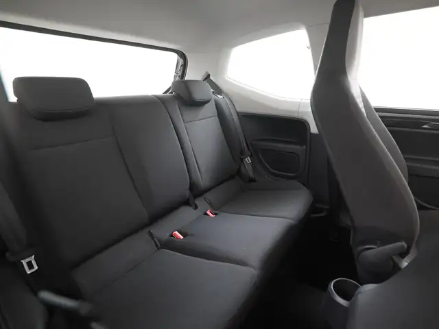 Volkswagen up! view 19