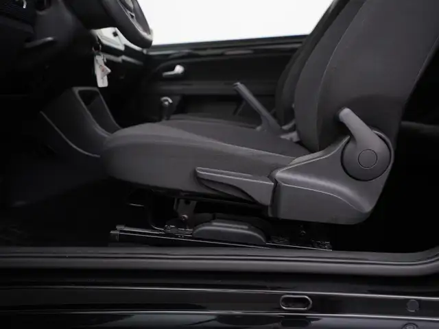 Volkswagen up! view 23