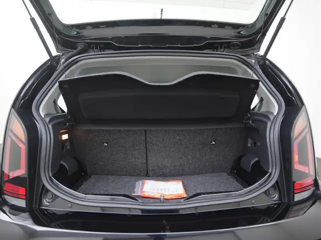 Volkswagen up! view 18