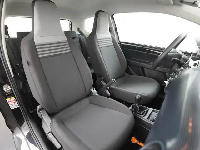Volkswagen up! view 20