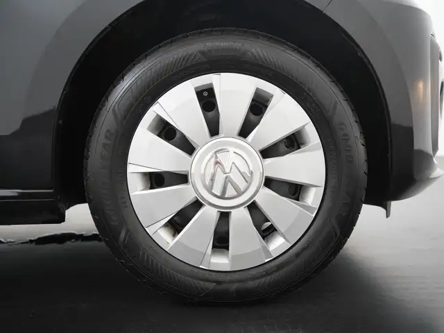 Volkswagen up! view 21