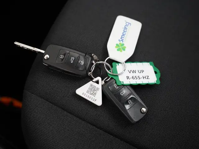 Volkswagen up! view 26