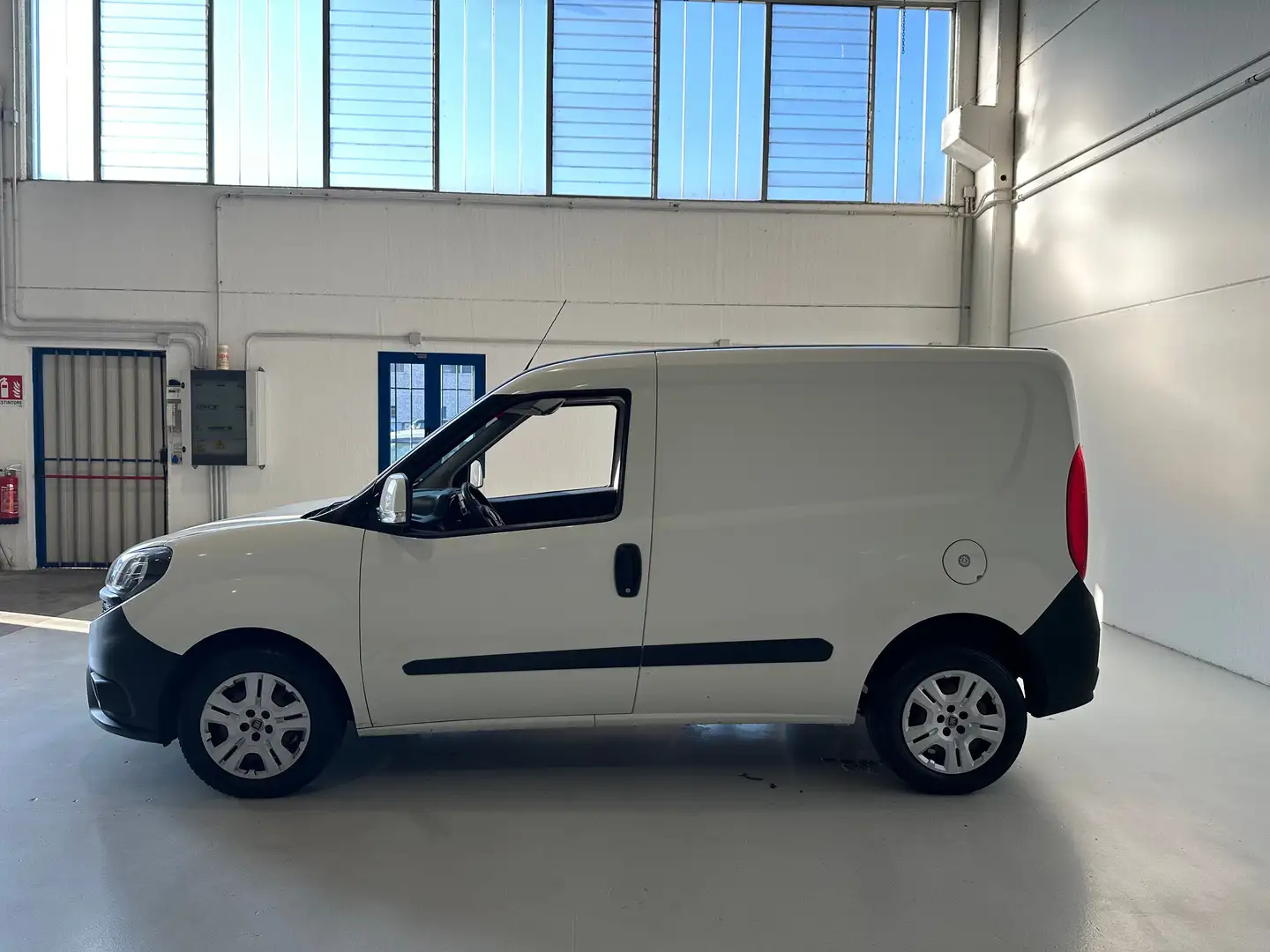 Fiat doblo' 1.6 MJT 105CV-3 POSTI-EURO6 UNIPROPRIETARIO Bianco - 2
