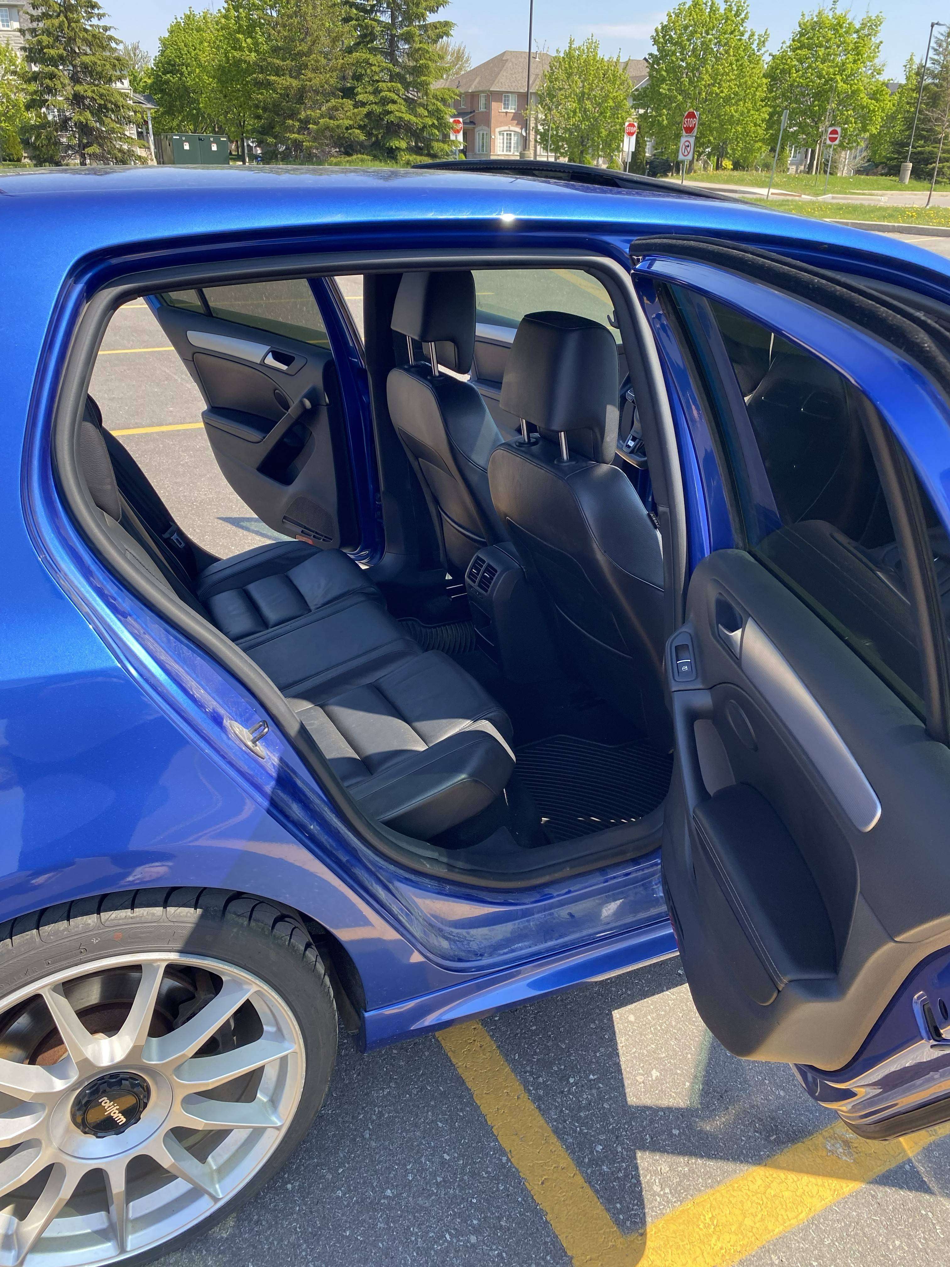 2012 Volkswagen Golf R 2012 Volkswagen Golf R 6-Speed Manual thumb 6