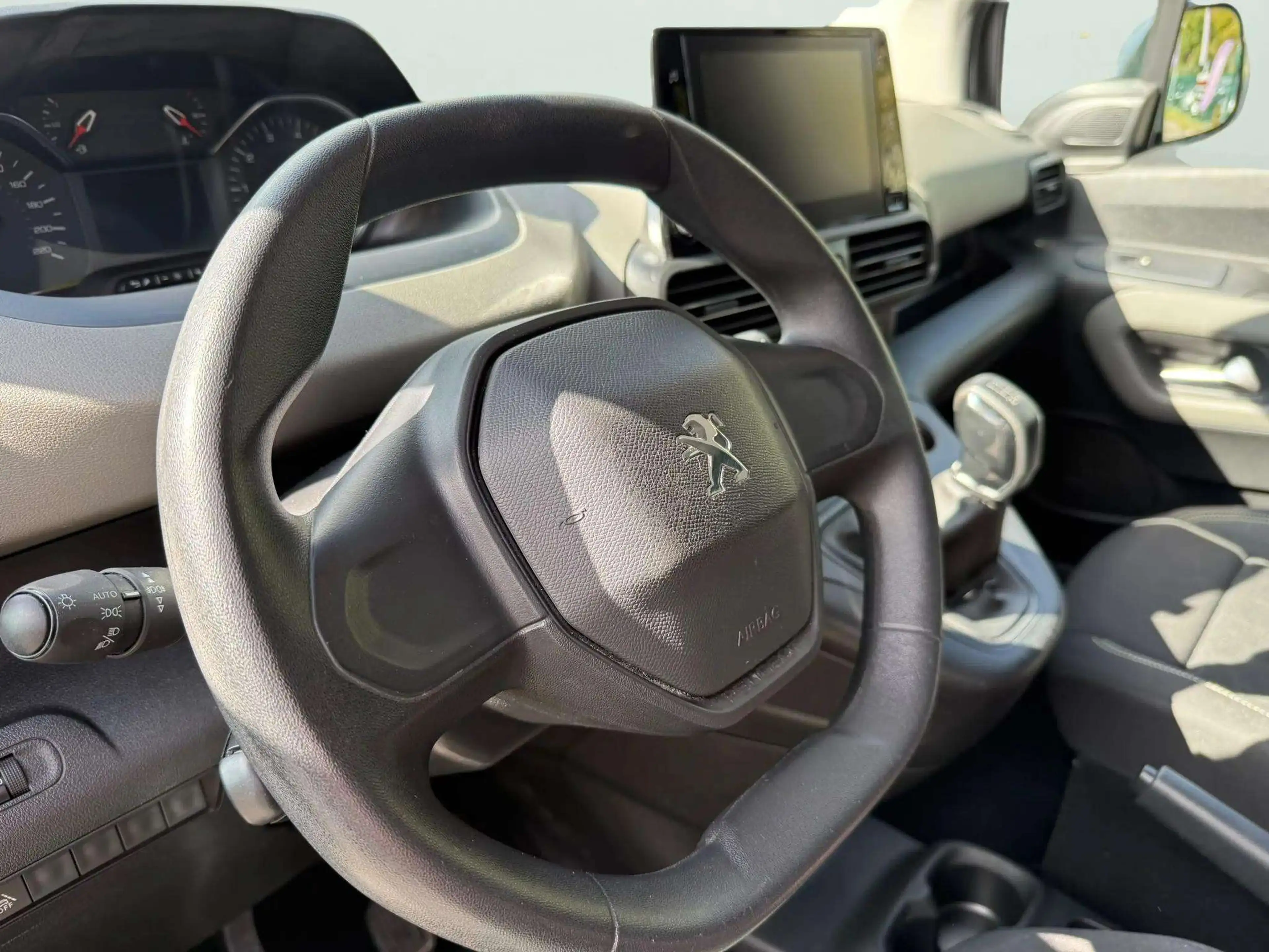 Peugeot Rifter Rifter 1.5 BlueHDi Long Allure AGC S — photo 11