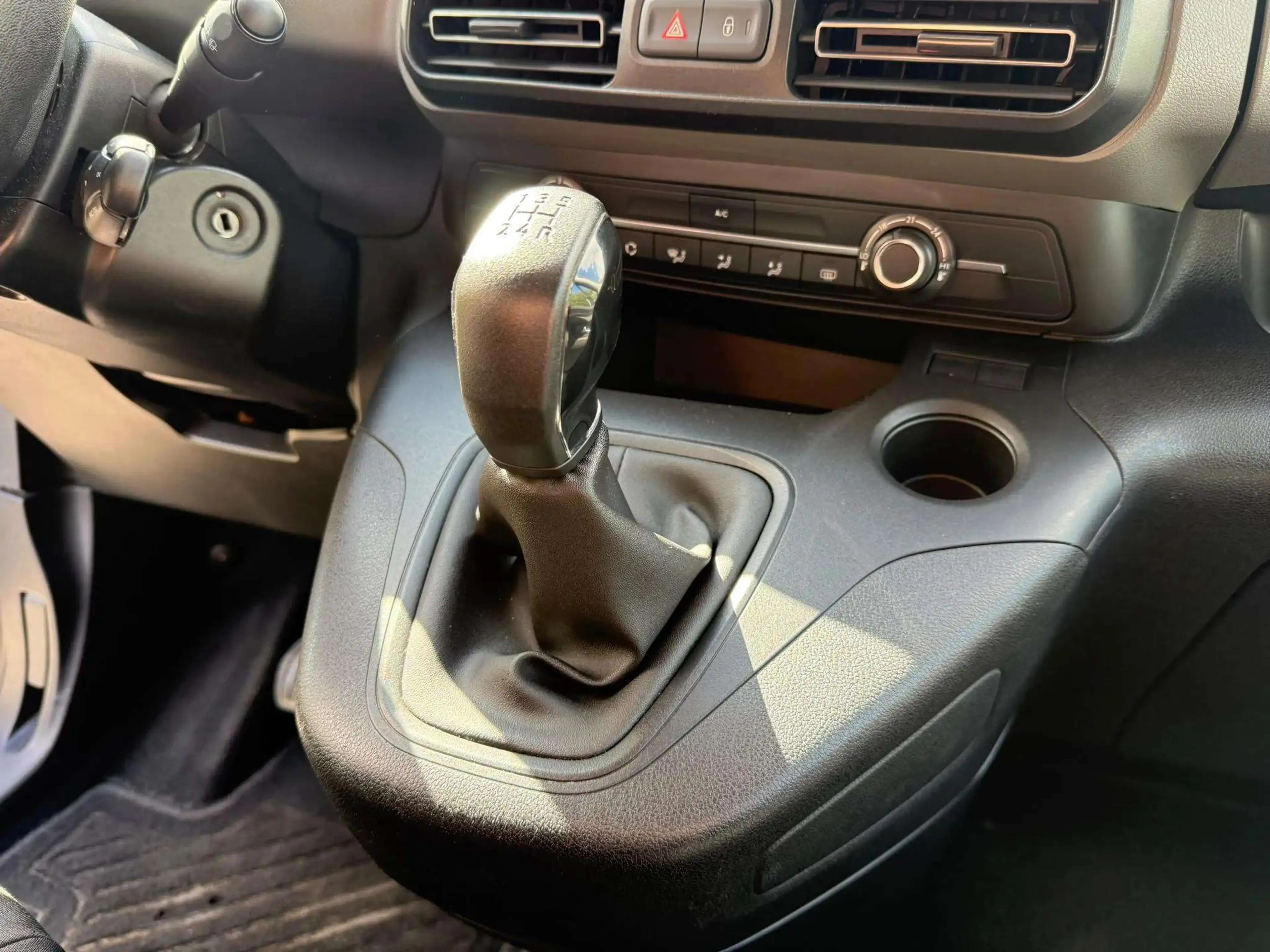 Peugeot Rifter Rifter 1.5 BlueHDi Long Allure AGC S — photo 15