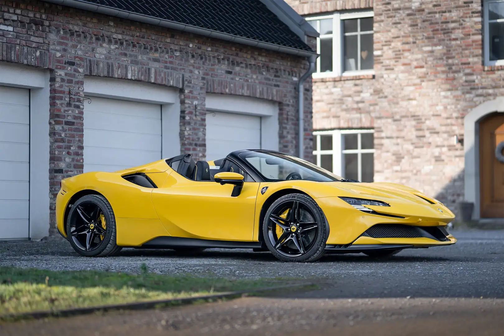 Ferrari SF90 Spider | TAX | 1 OWNER | LIFT | CARBON Gelb - 2
