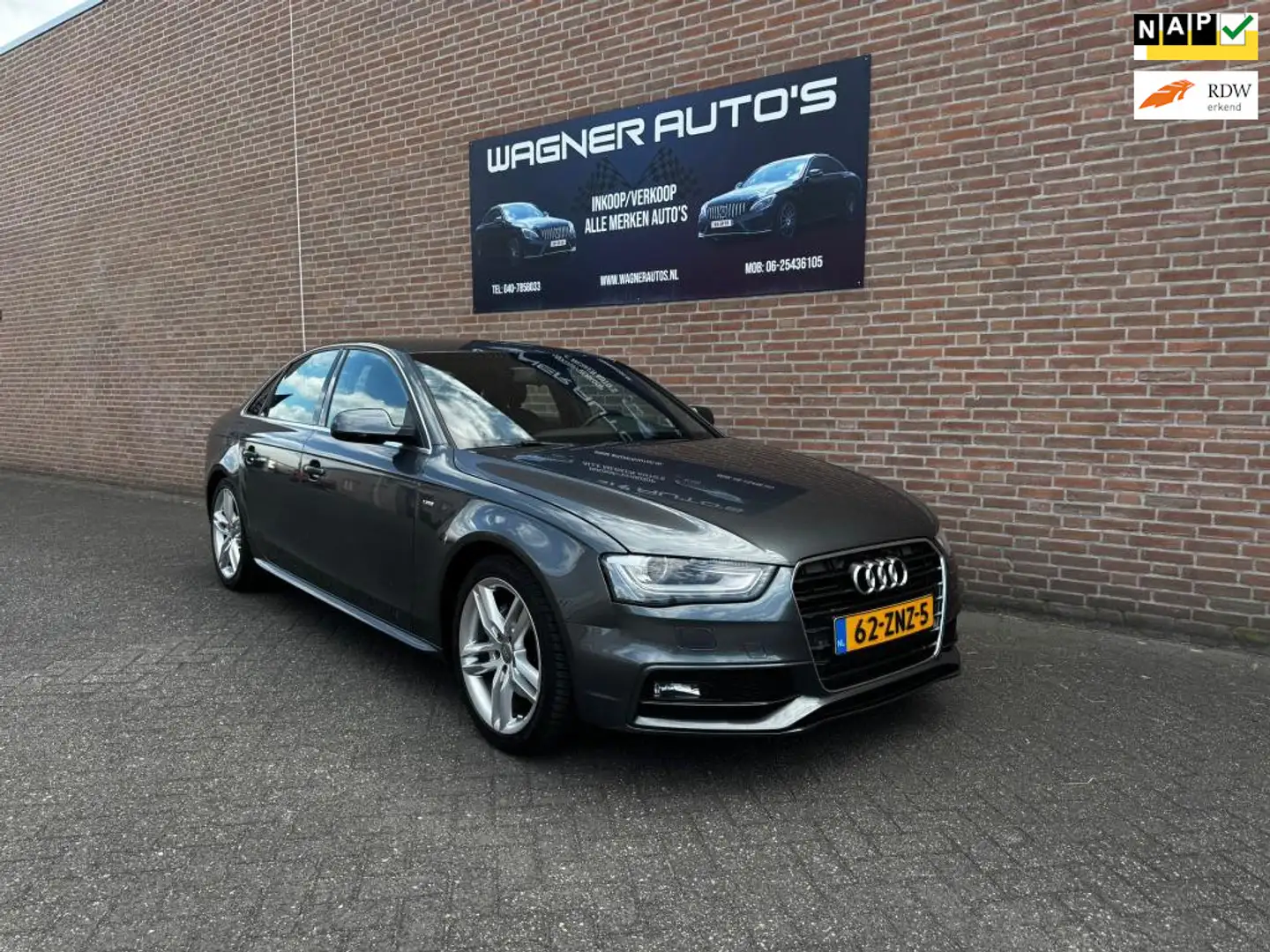 Audi A4 Limousine 1.8 TFSI S Edition AUTOMAAT S LINE AIRCO Grijs - 1