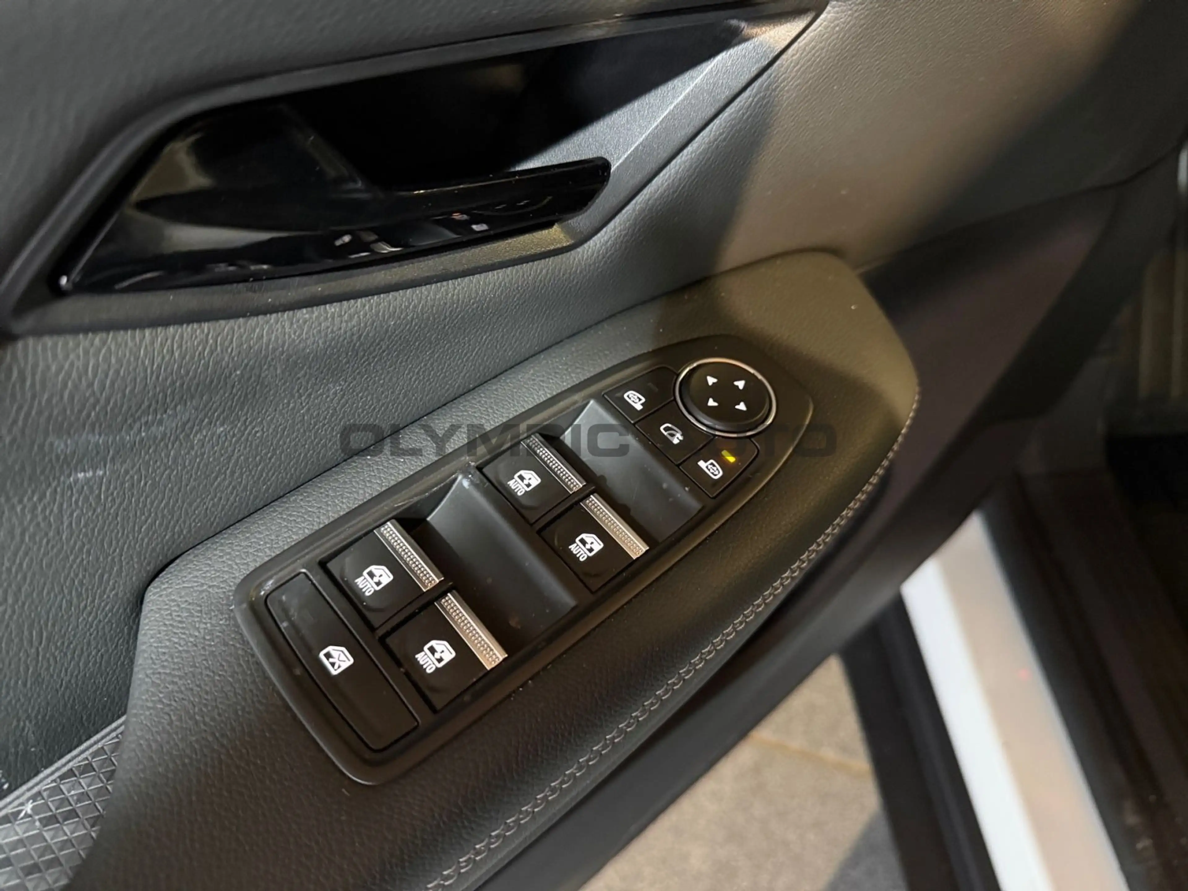 Mitsubishi Eclipse Cross Luxury-Paket 87 kWh (22kW) — photo 14