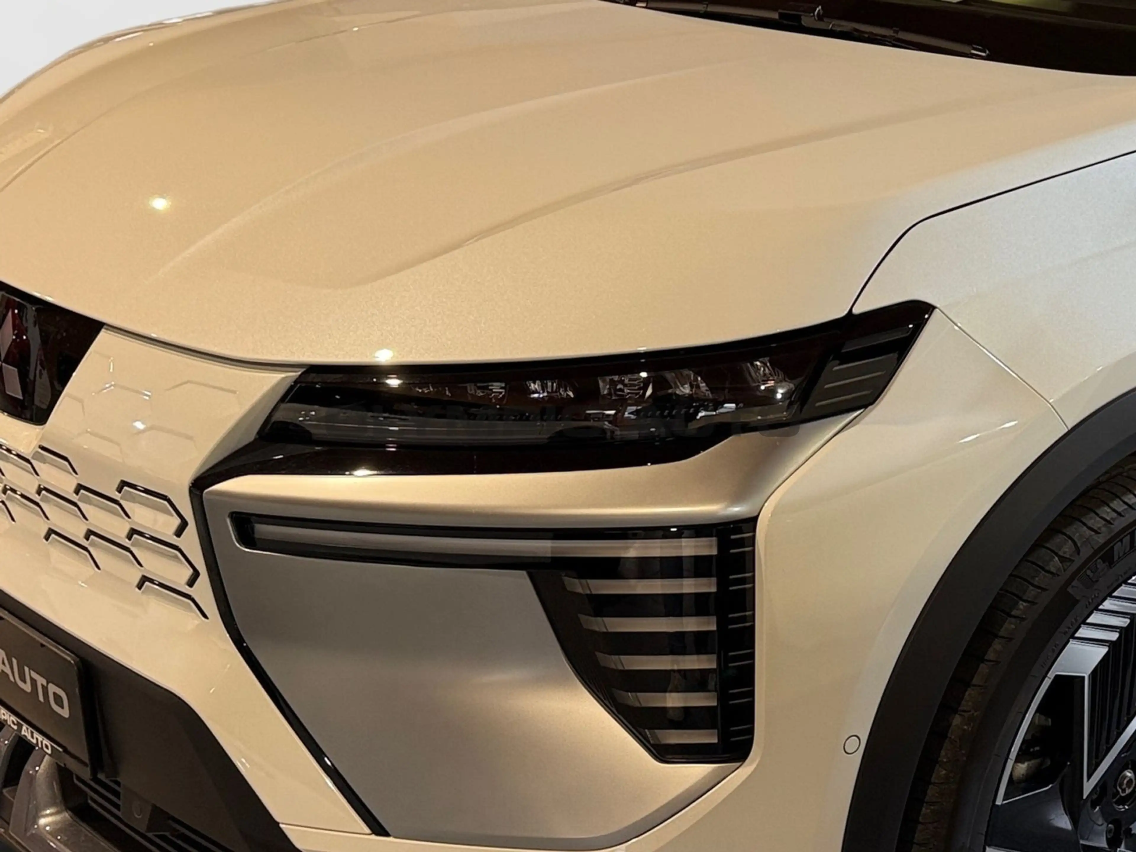 Mitsubishi Eclipse Cross Luxury-Paket 87 kWh (22kW) — photo 5