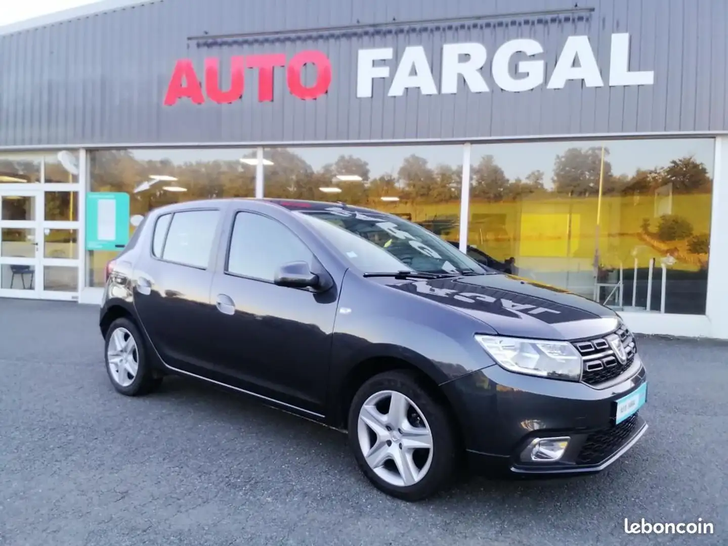 Dacia Sandero Blue dCi 95 City + Gris - 1