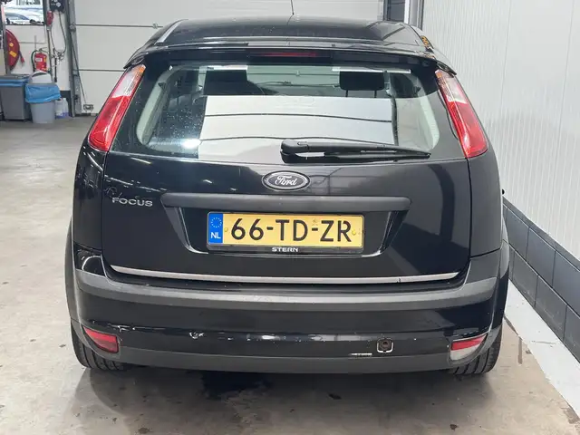 Ford Focus view 6