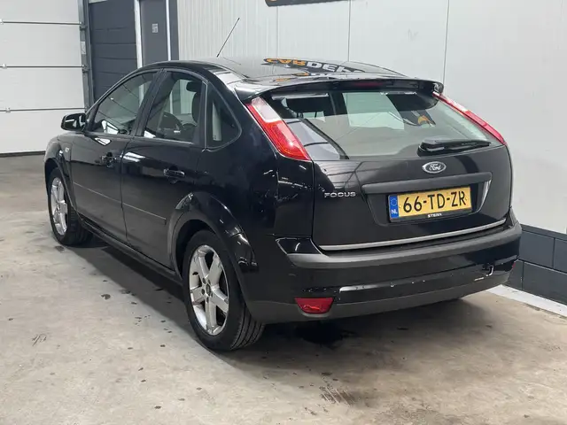 Ford Focus view 7
