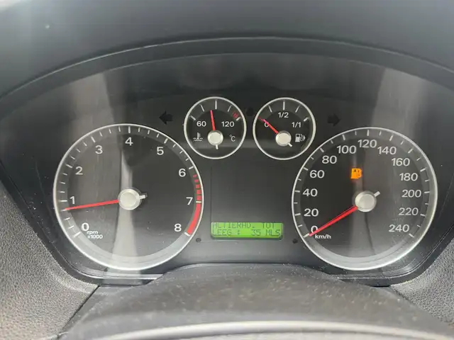 Ford Focus view 12