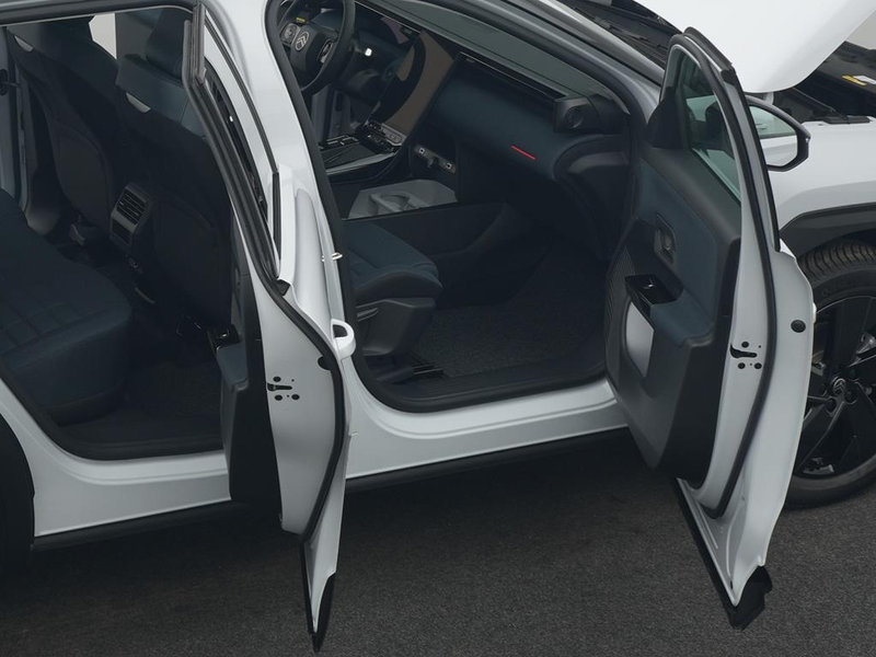 Citroen C5 Aircross Hybrid 145 Doppelkupplung 6-Gang PLUS — photo 11
