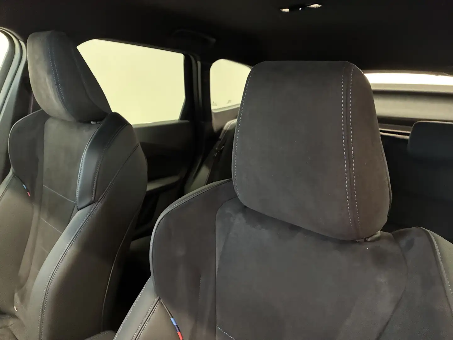 BMW iX1 eDrive20 Schwarz - 2
