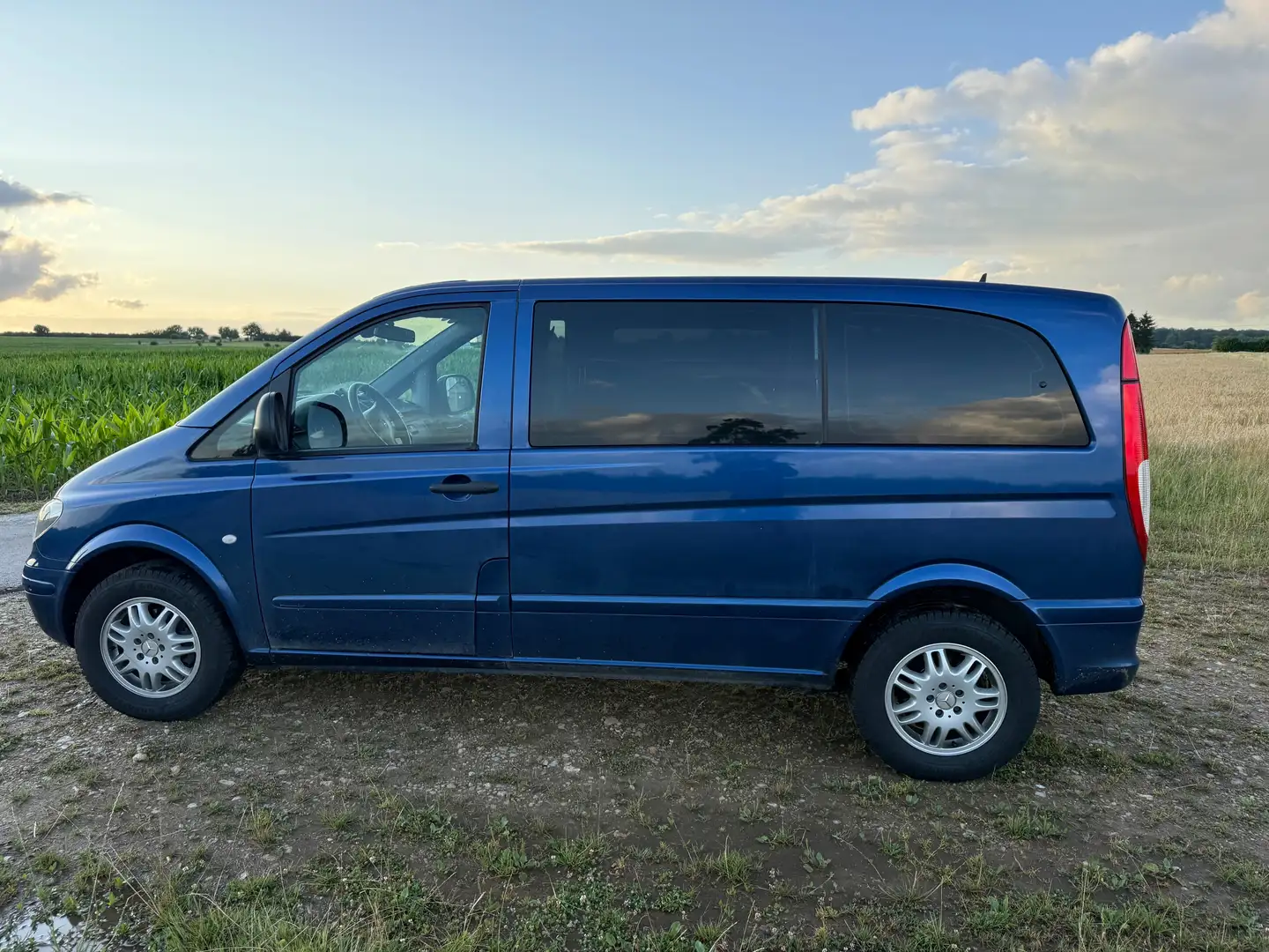 Mercedes-Benz Vito Vito 111 CDI Kompakt Aut. Basic Bleu - 2