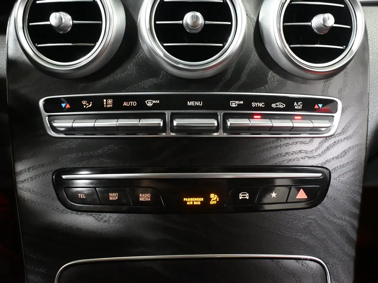 Mercedes-Benz GLC снимка Mercedes-Benz GLC