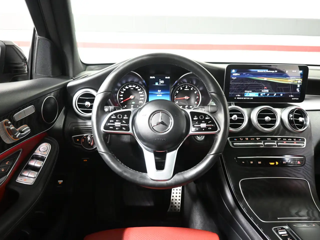 Mercedes-Benz GLC снимка Mercedes-Benz GLC