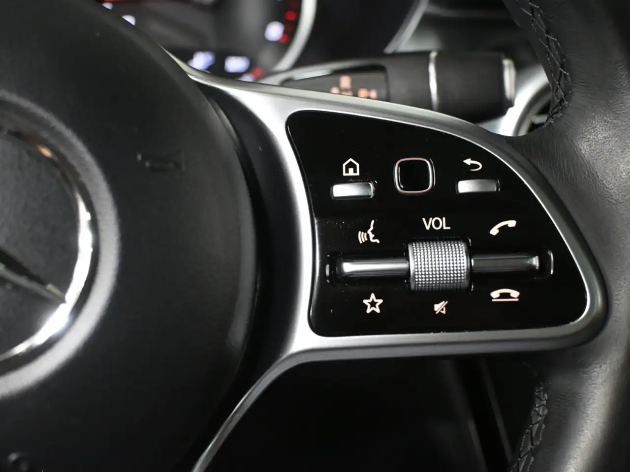 Mercedes-Benz GLC снимка Mercedes-Benz GLC