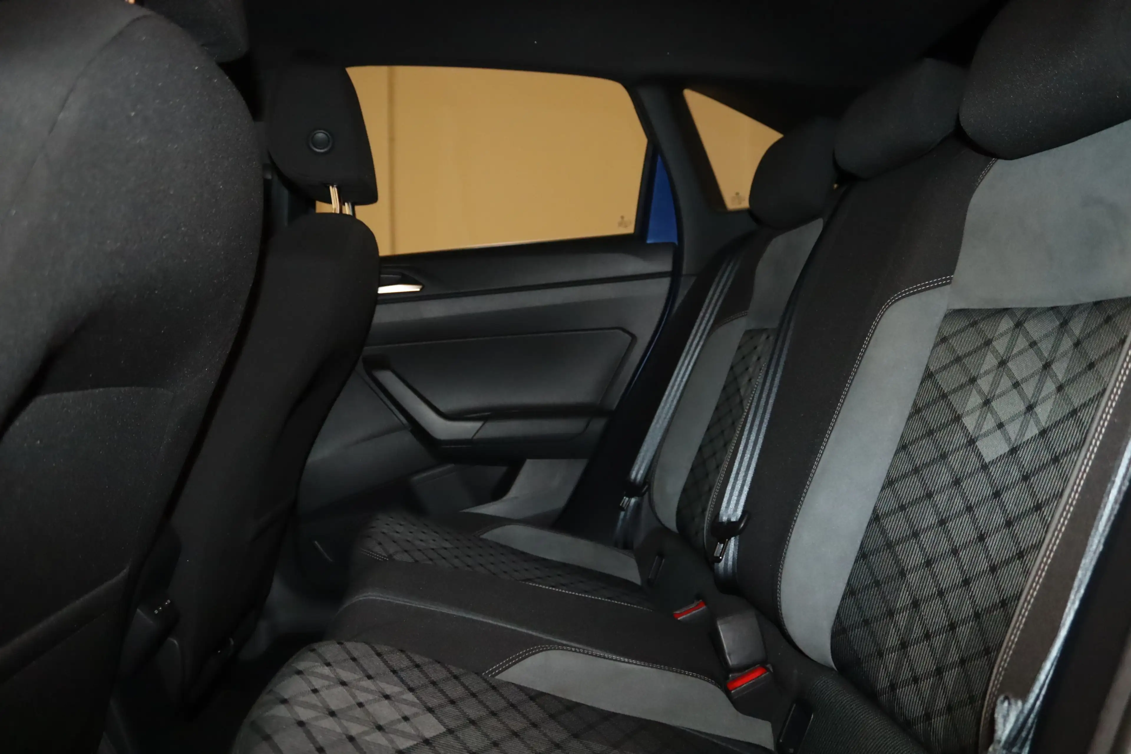 Volkswagen Taigo R-Line-Virtual-LED-Panorama-ACC-Apps-PDC- — photo 11