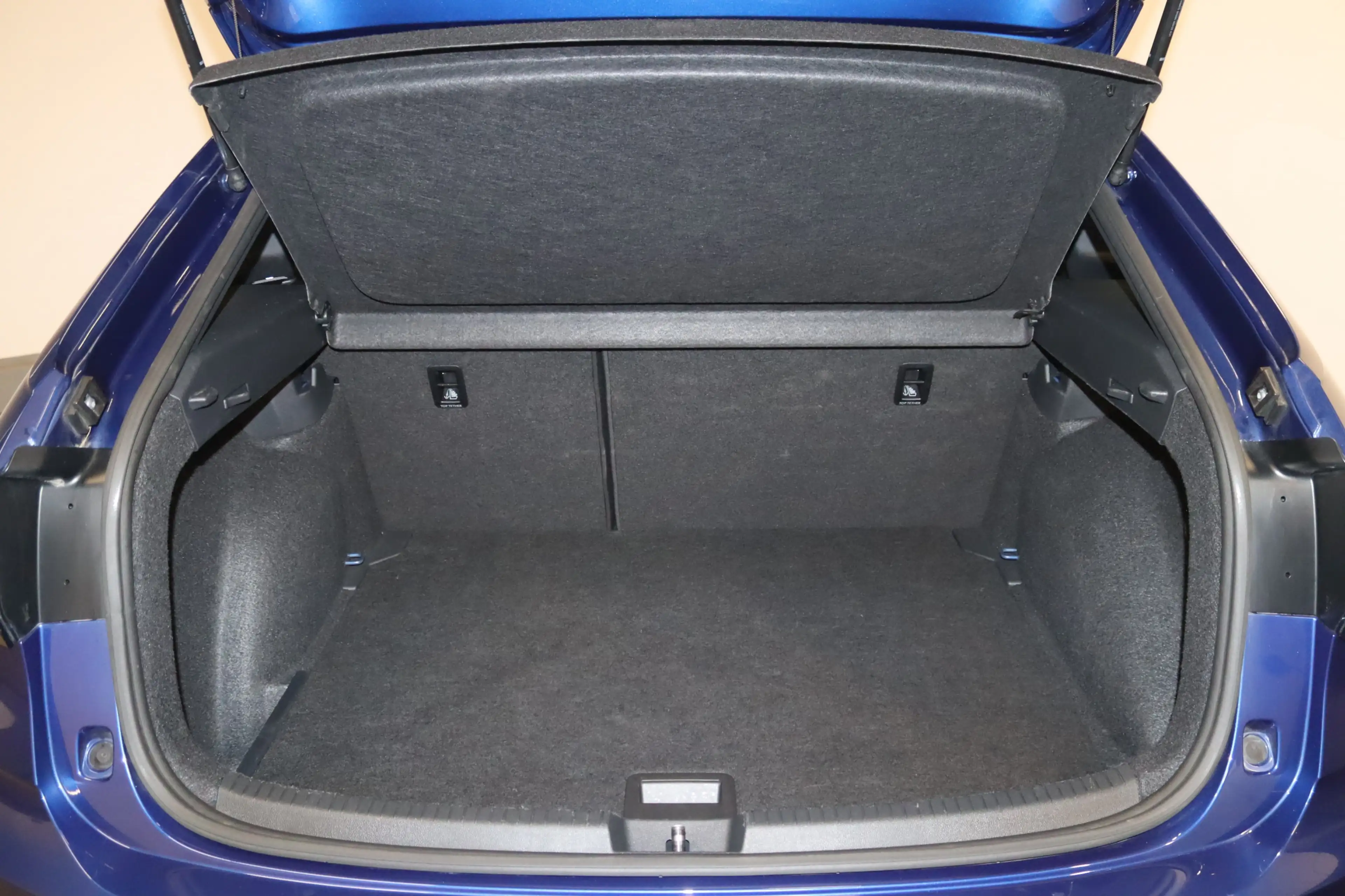 Volkswagen Taigo R-Line-Virtual-LED-Panorama-ACC-Apps-PDC- — photo 7