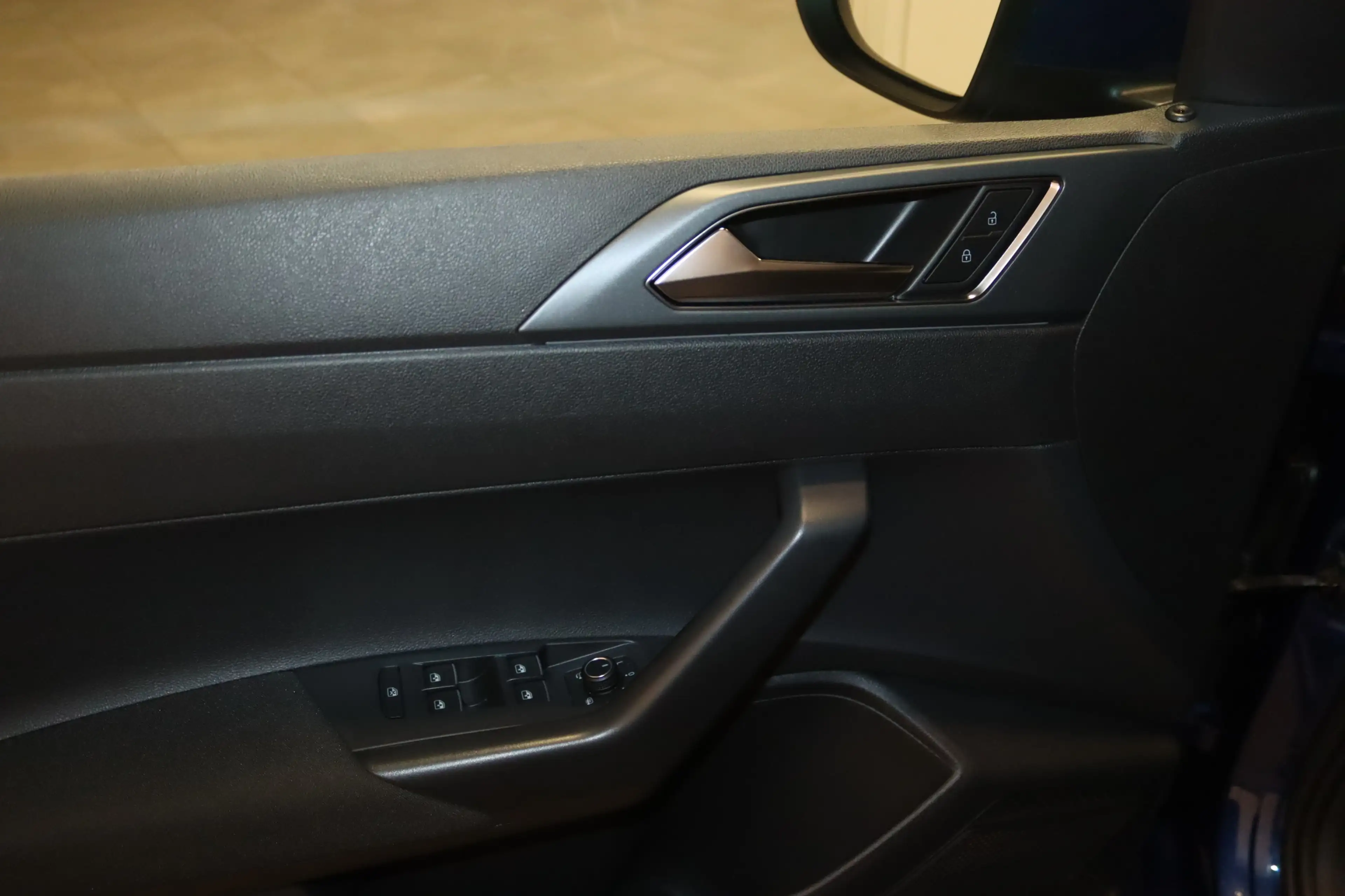 Volkswagen Taigo R-Line-Virtual-LED-Panorama-ACC-Apps-PDC- — photo 8