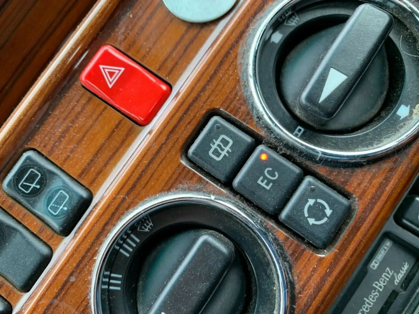 Mercedes-Benz E 200 TE KLIMA AHK TÜV 2022 FACELIFT Negru - 2